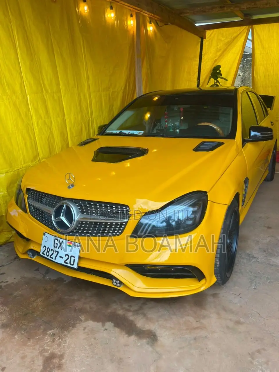 Mercedes-Benz C300 2010 Yellow