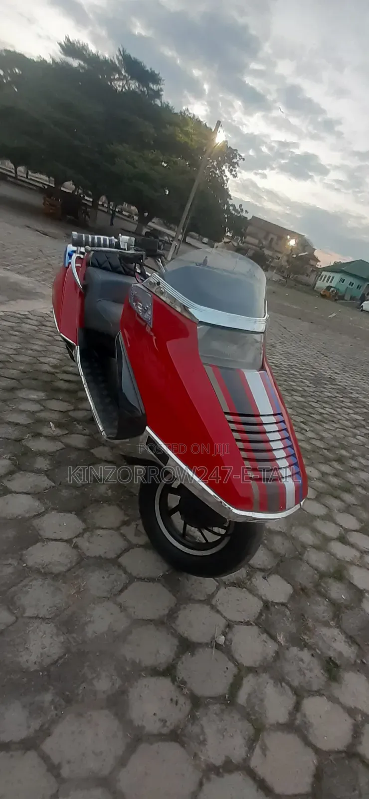 Honda Forza 2023 Red