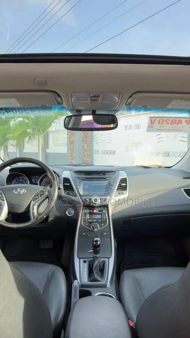 Hyundai Elantra Limited Sedan FWD (1.8L 4cyl 6A) 2016 White