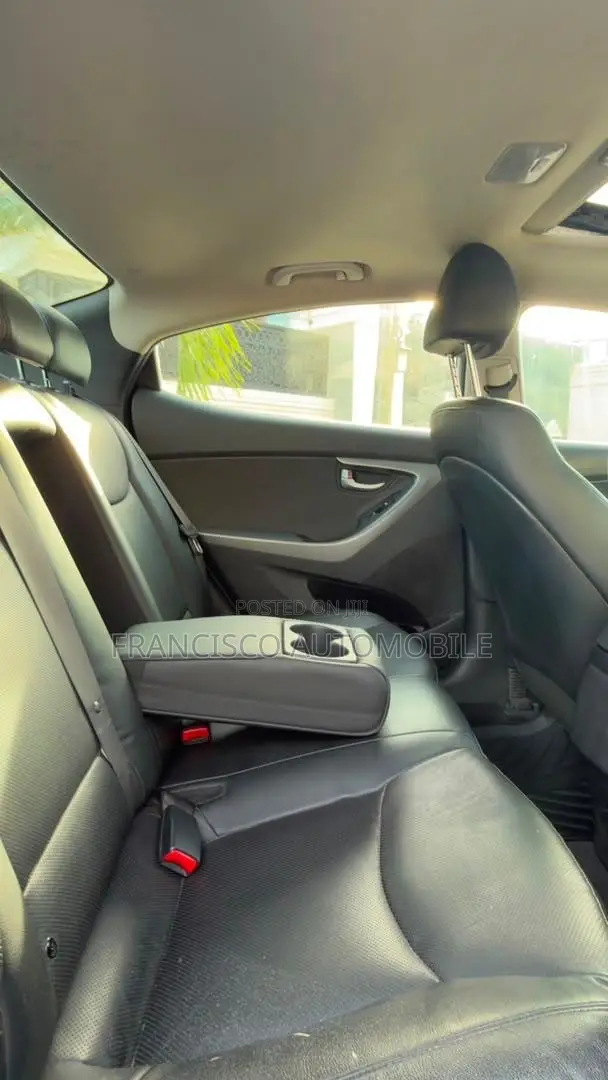 Hyundai Elantra Limited Sedan FWD (1.8L 4cyl 6A) 2016 White