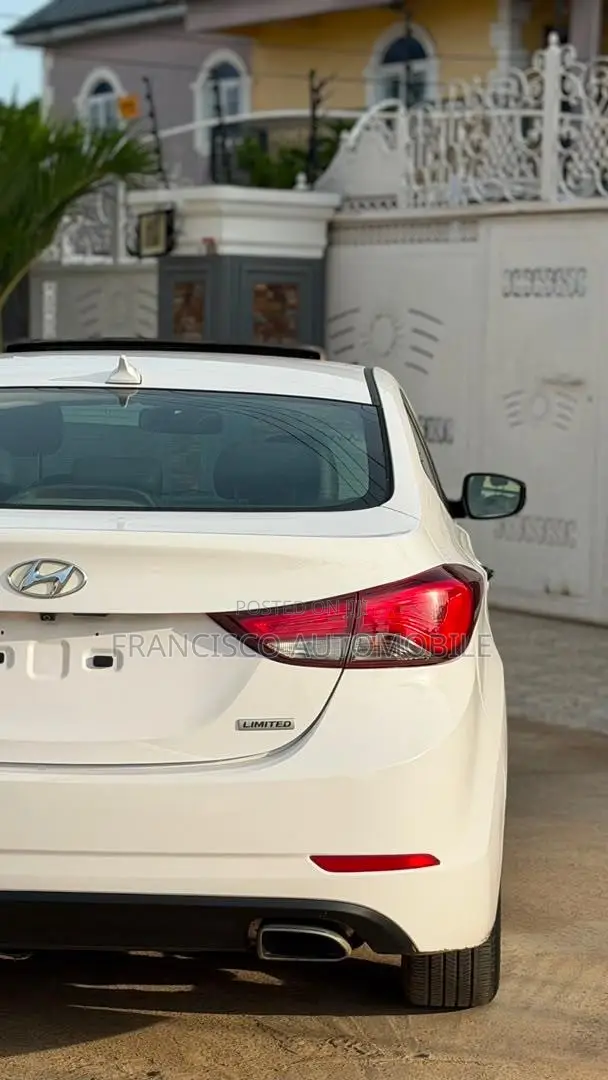 Hyundai Elantra Limited Sedan FWD (1.8L 4cyl 6A) 2016 White