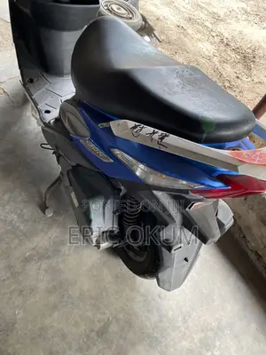 Piaggio Scooter 2023 Blue