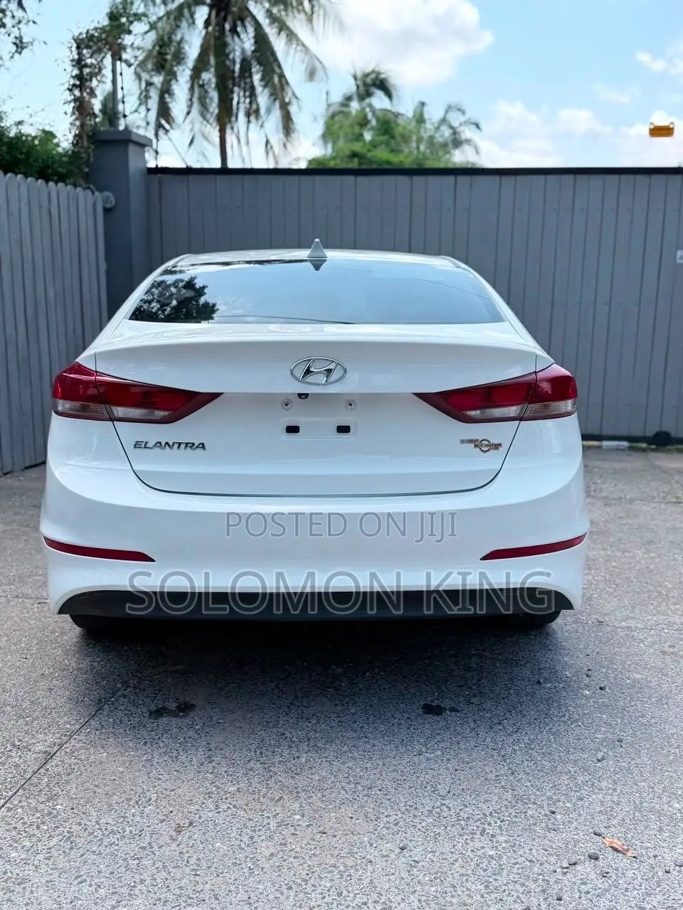 Hyundai Elantra Limited Sedan FWD (2.0L 4cyl 6A) 2017 White