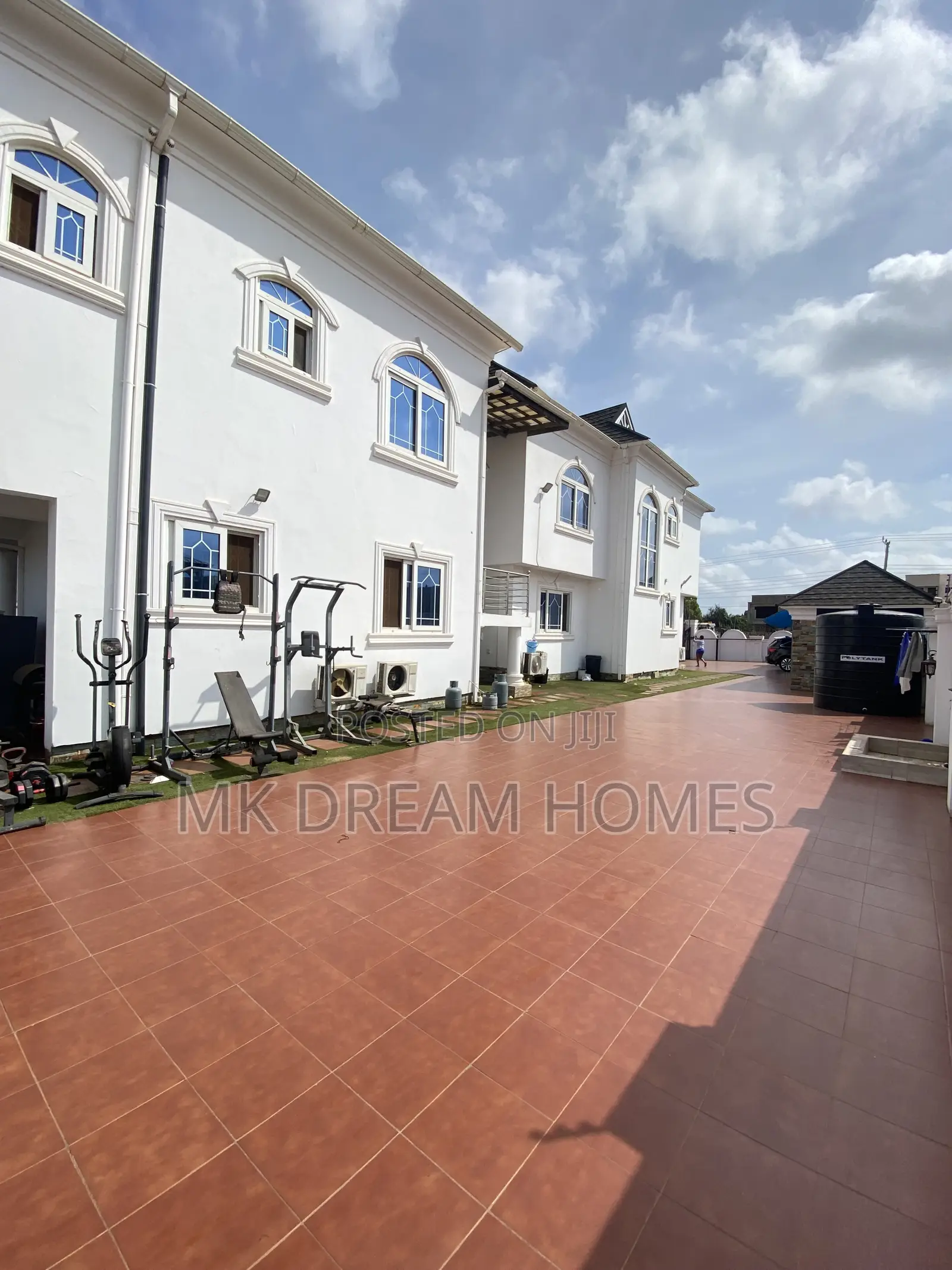 Furnished 6bdrm House in Lashibi for sale