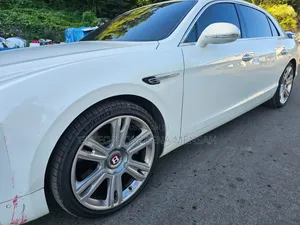 Bentley Flying Spur 2016 White