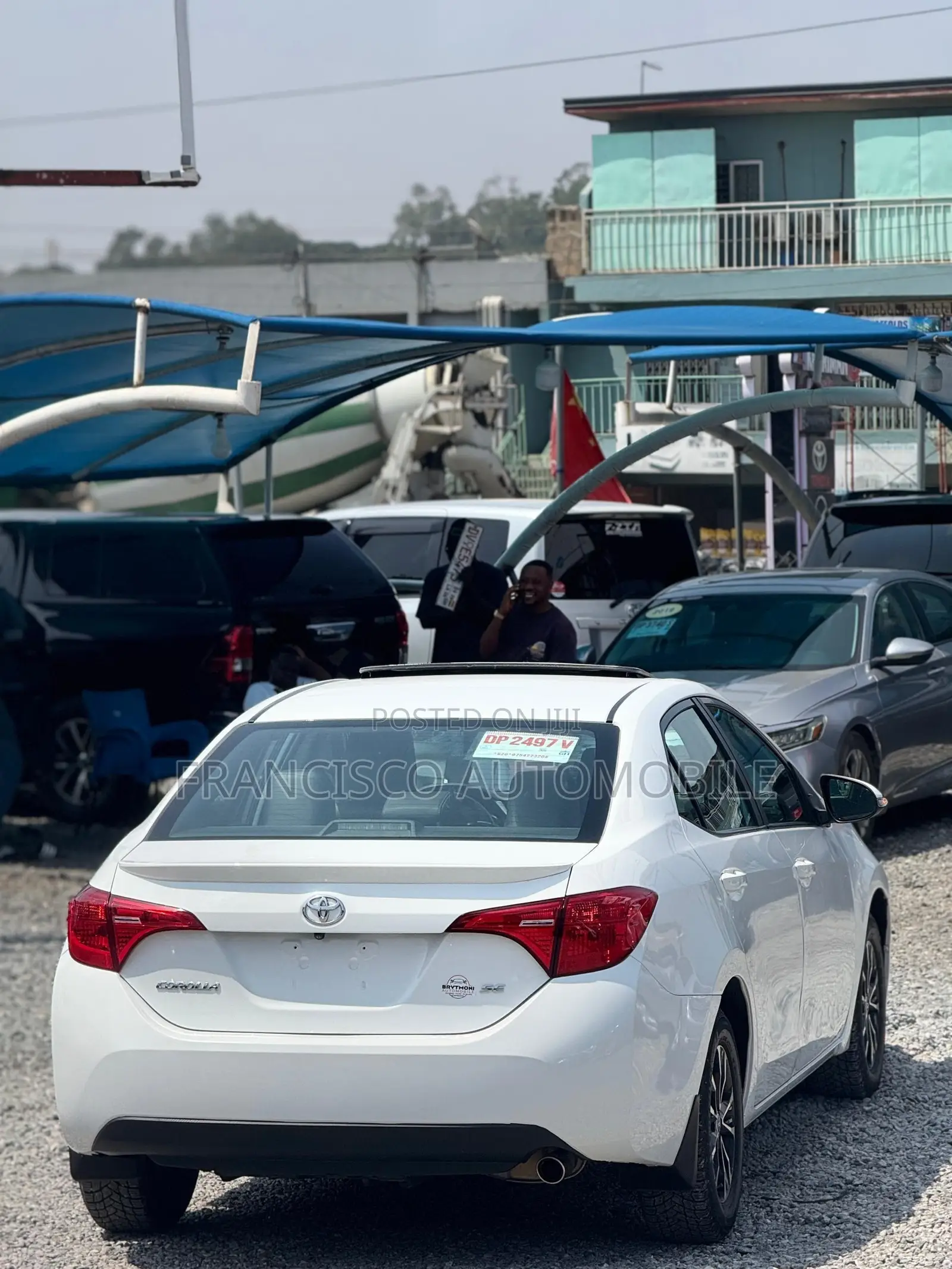 Toyota Corolla SE (1.8L 4cyl 6M) 2018 White