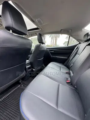 Toyota Corolla XSE (1.8L 4cyl 2A) 2019 Gold