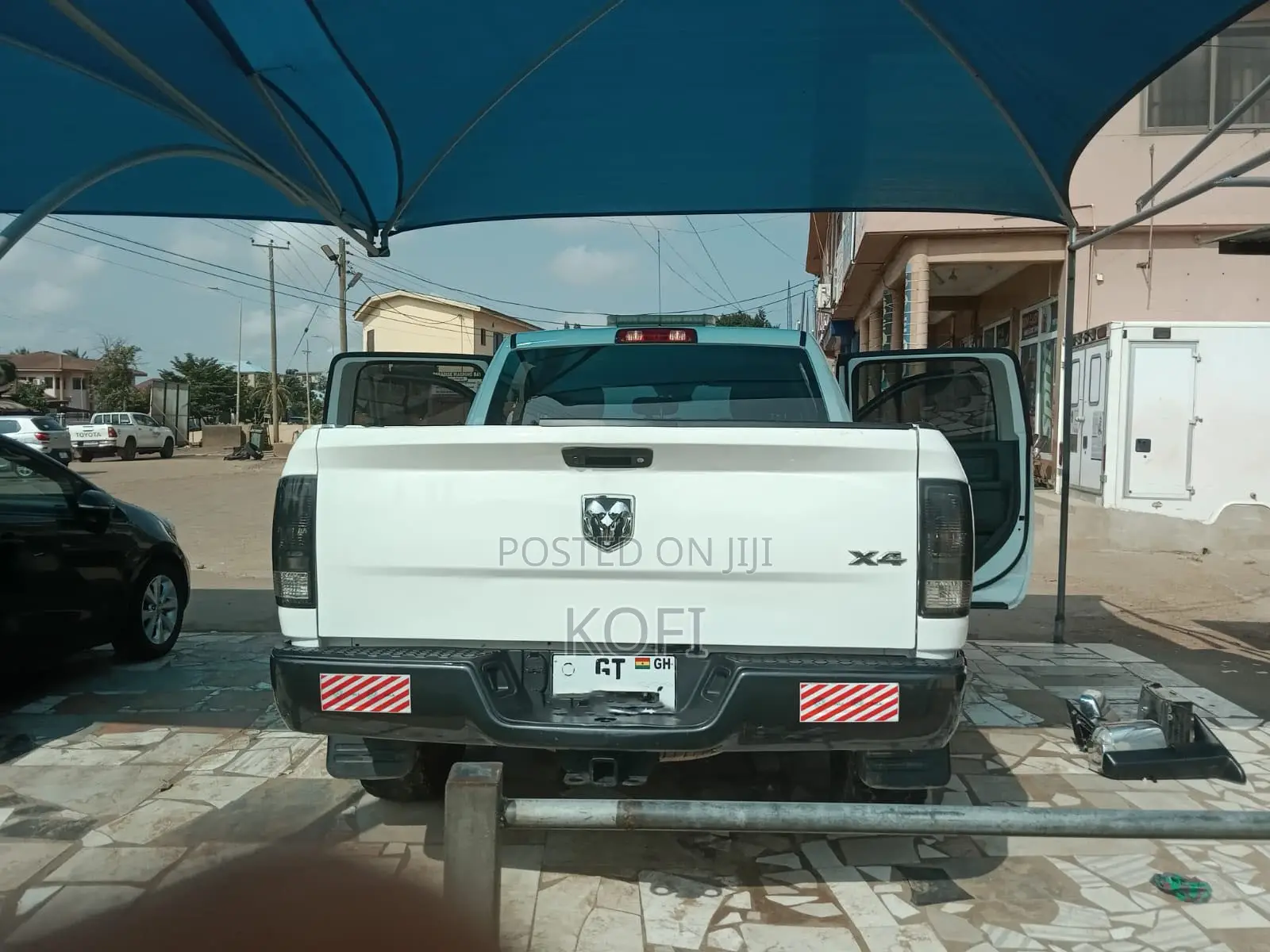 RAM 1500 Classic Tradesman Crew Cab 4WD 5.6 ft SB 2023 White