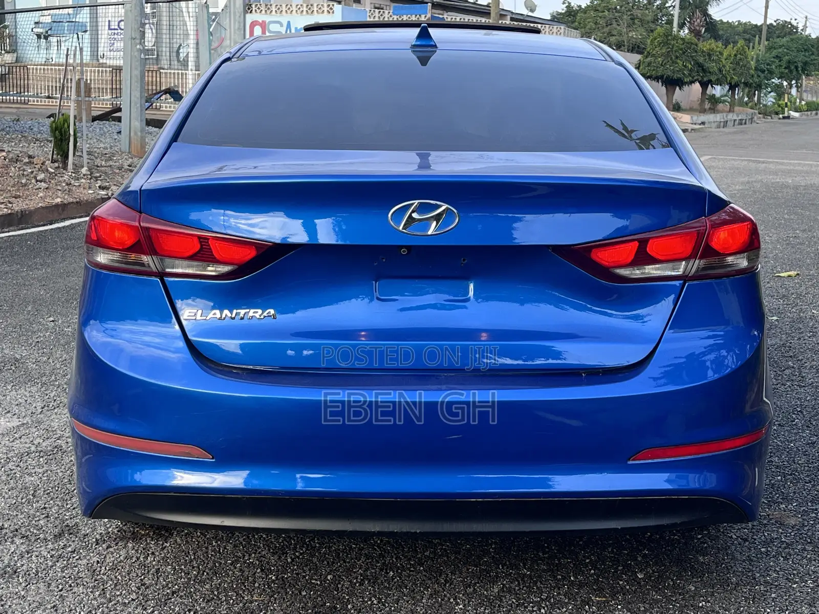 Hyundai Elantra Limited Sedan FWD (2.0L 4cyl 6A) 2017 Blue