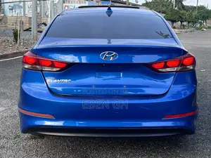 Hyundai Elantra Limited Sedan FWD (2.0L 4cyl 6A) 2017 Blue