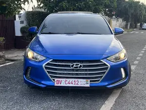 Hyundai Elantra Limited Sedan FWD (2.0L 4cyl 6A) 2017 Blue