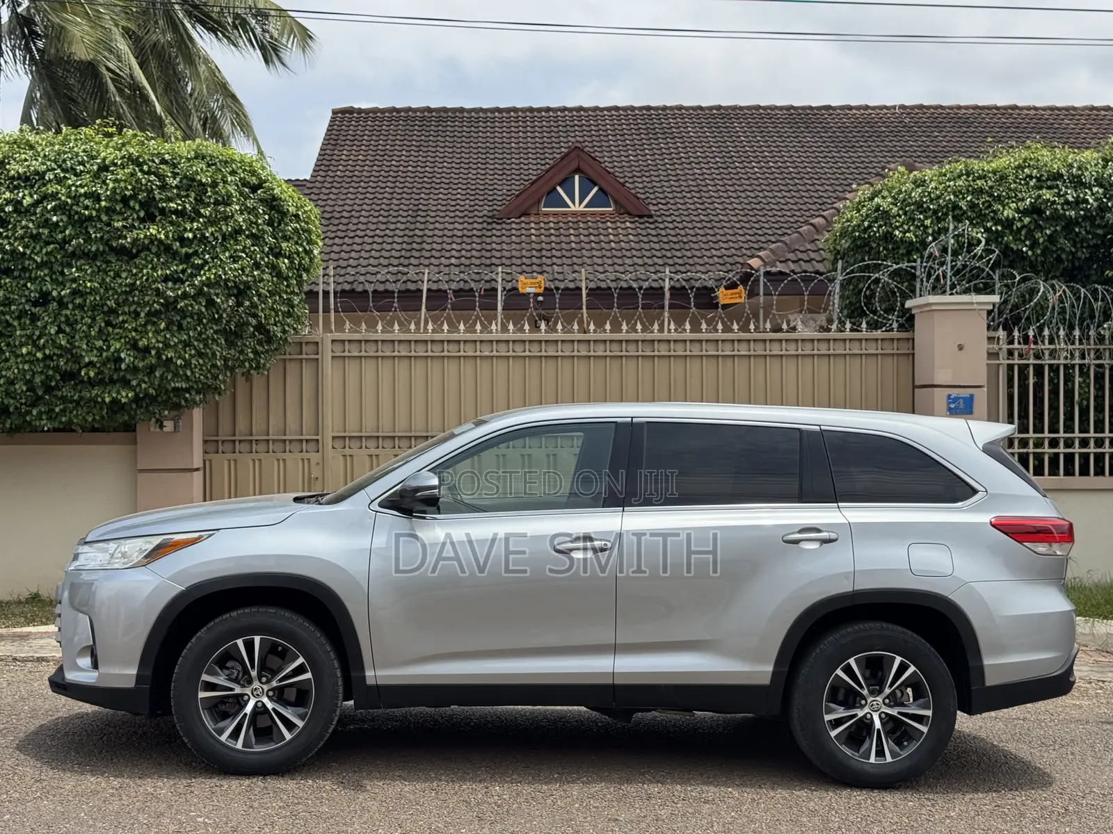 Toyota Highlander LE 2019 Silver