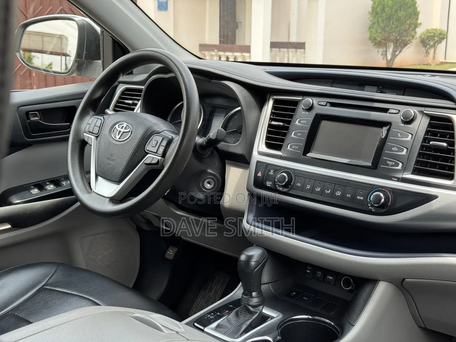 Toyota Highlander LE 2019 Silver