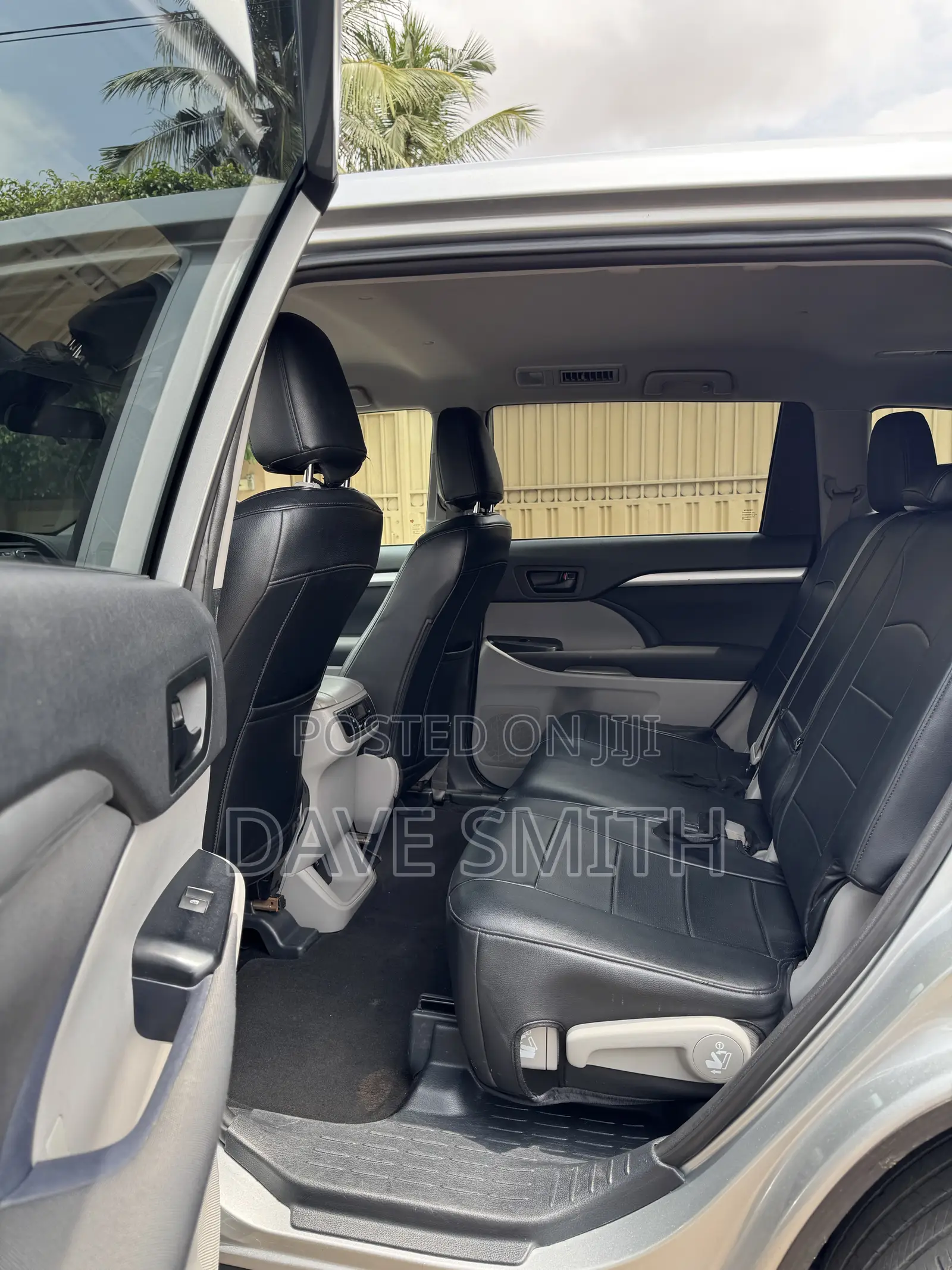 Toyota Highlander LE 2019 Silver