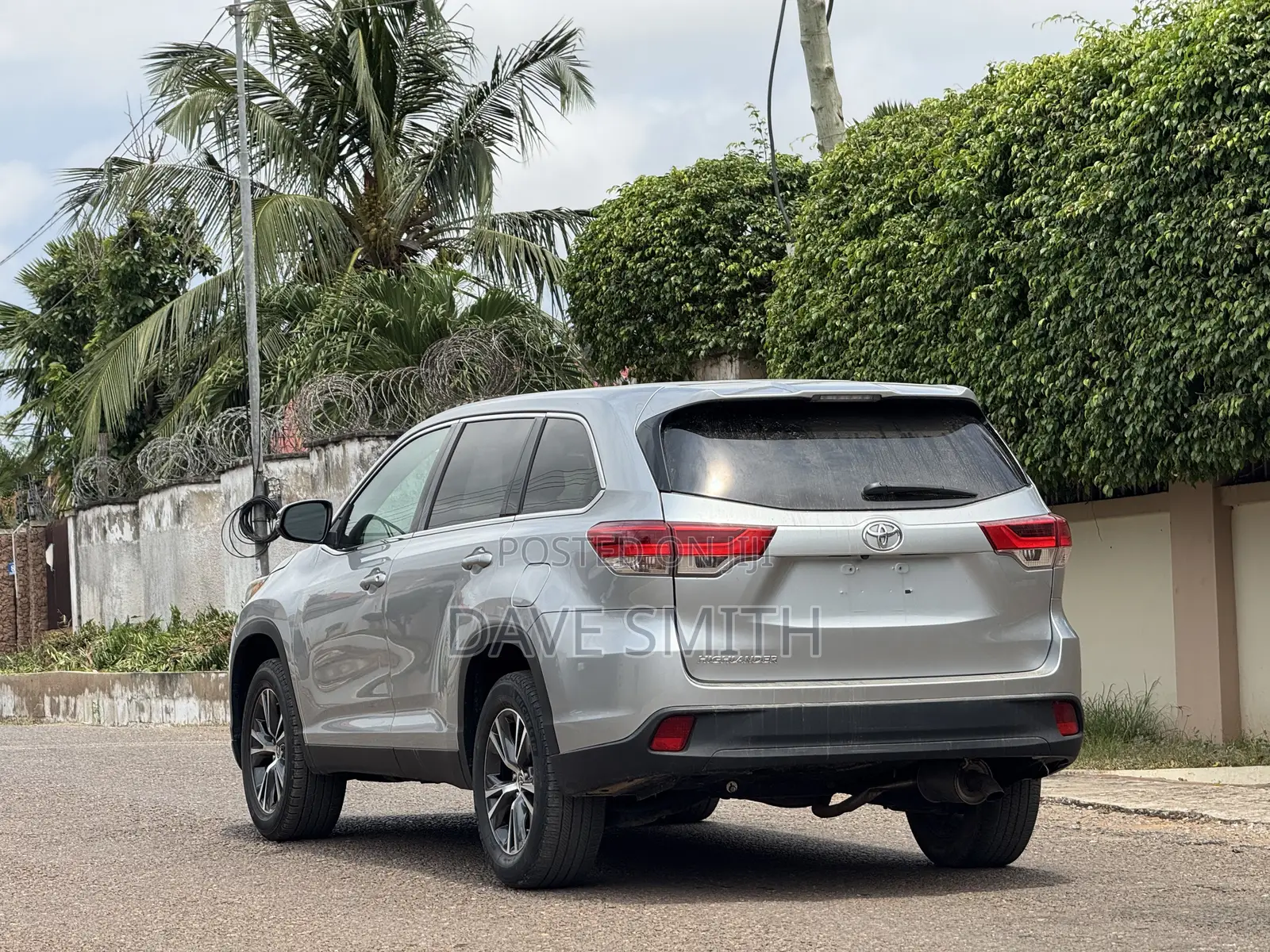 Toyota Highlander LE 2019 Silver