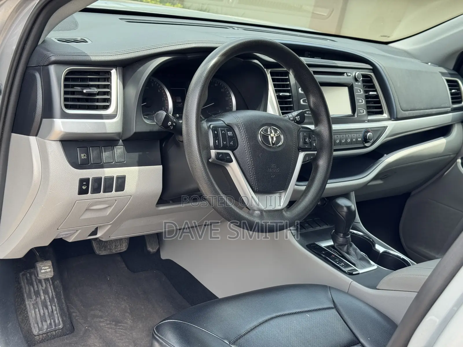 Toyota Highlander LE 2019 Silver