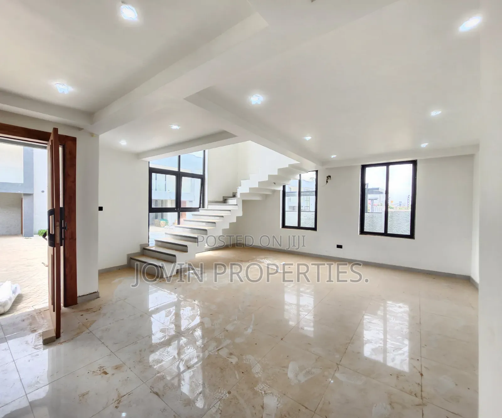 4bdrm Townhouse / Terrace in Jovin Properties, American House for rent