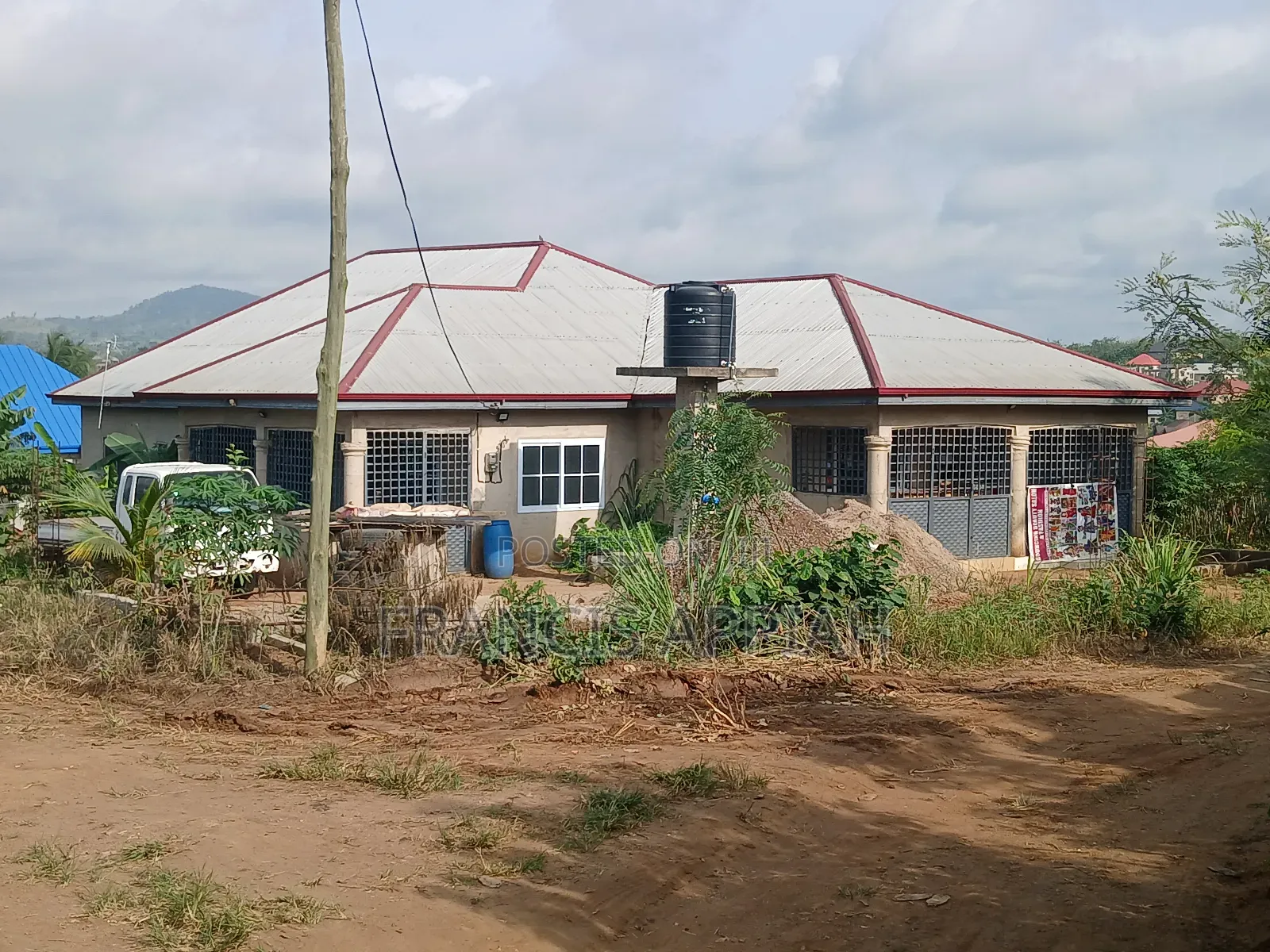 4bdrm House in Owner, Nsawam Adoagyiri Municipal for sale