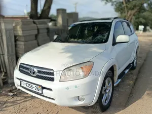 Toyota RAV4 2012 White