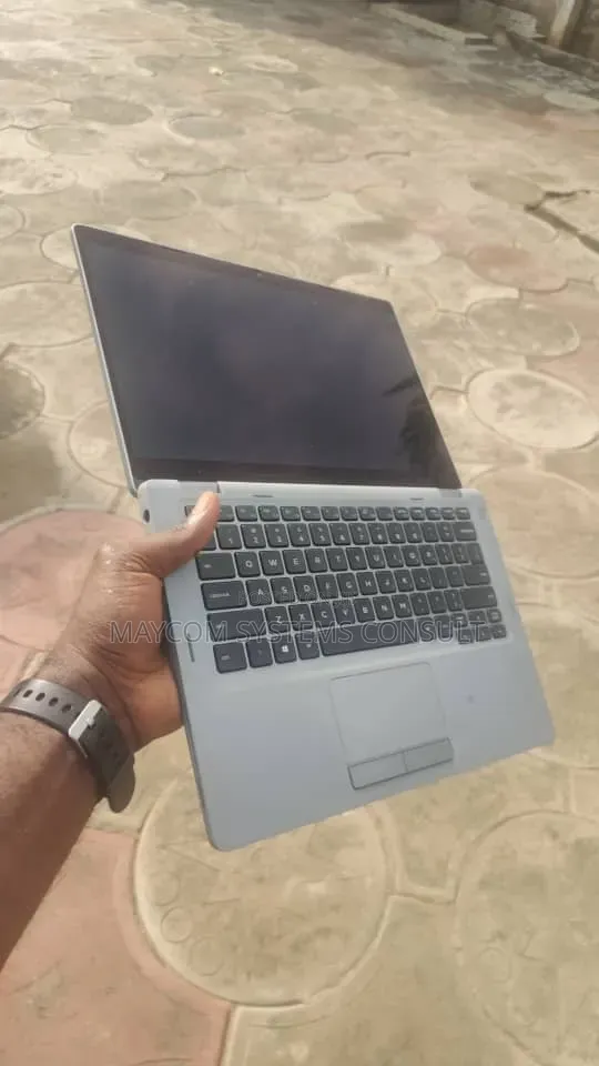 Laptop Dell Latitude 5310 2-in-1 32GB Intel Core i7 SSD 256GB