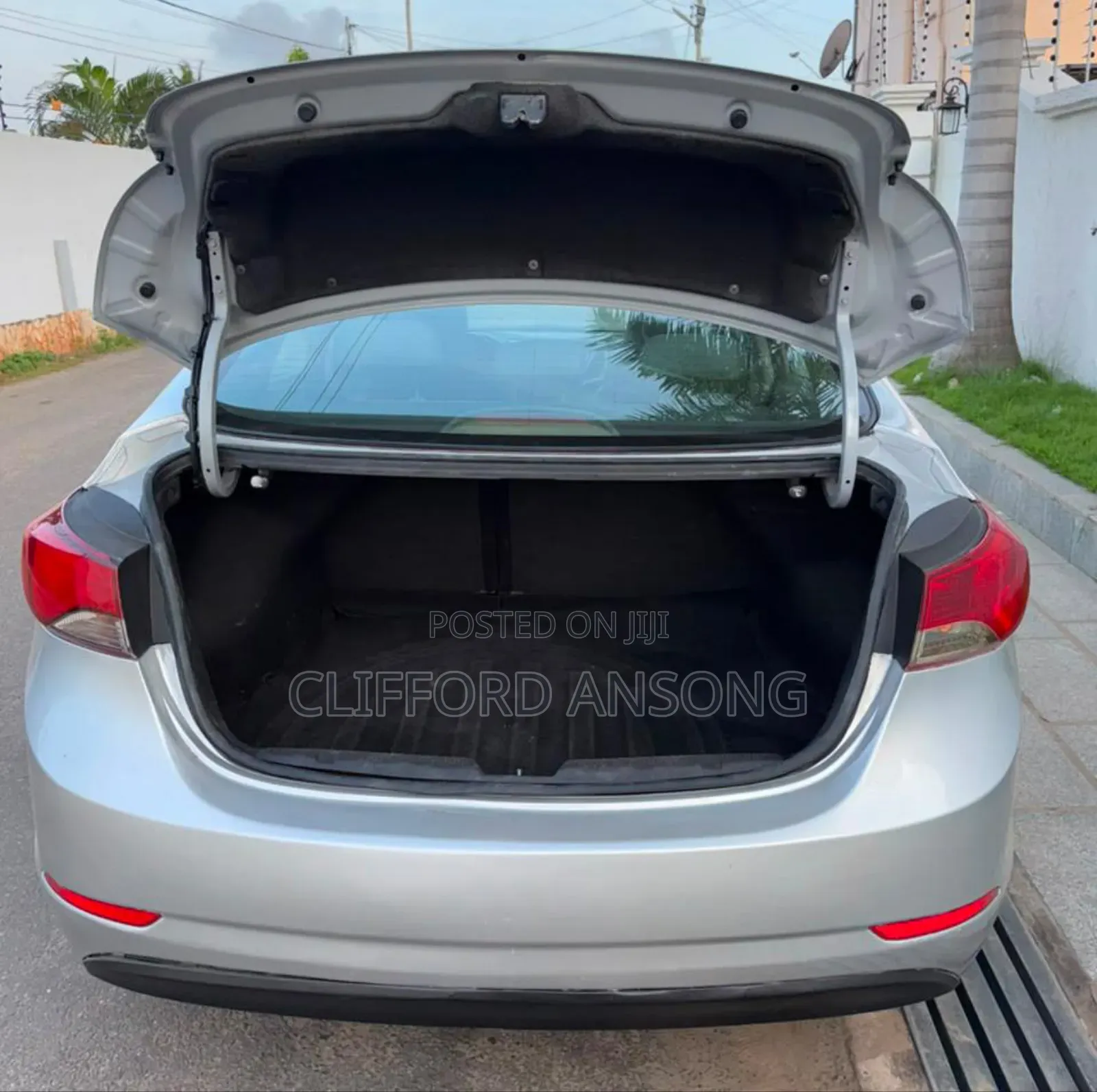 Hyundai Elantra Limited 4dr Sedan (1.8L 4cyl 6A) 2015 Silver