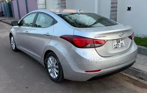 Hyundai Elantra Limited 4dr Sedan (1.8L 4cyl 6A) 2015 Silver