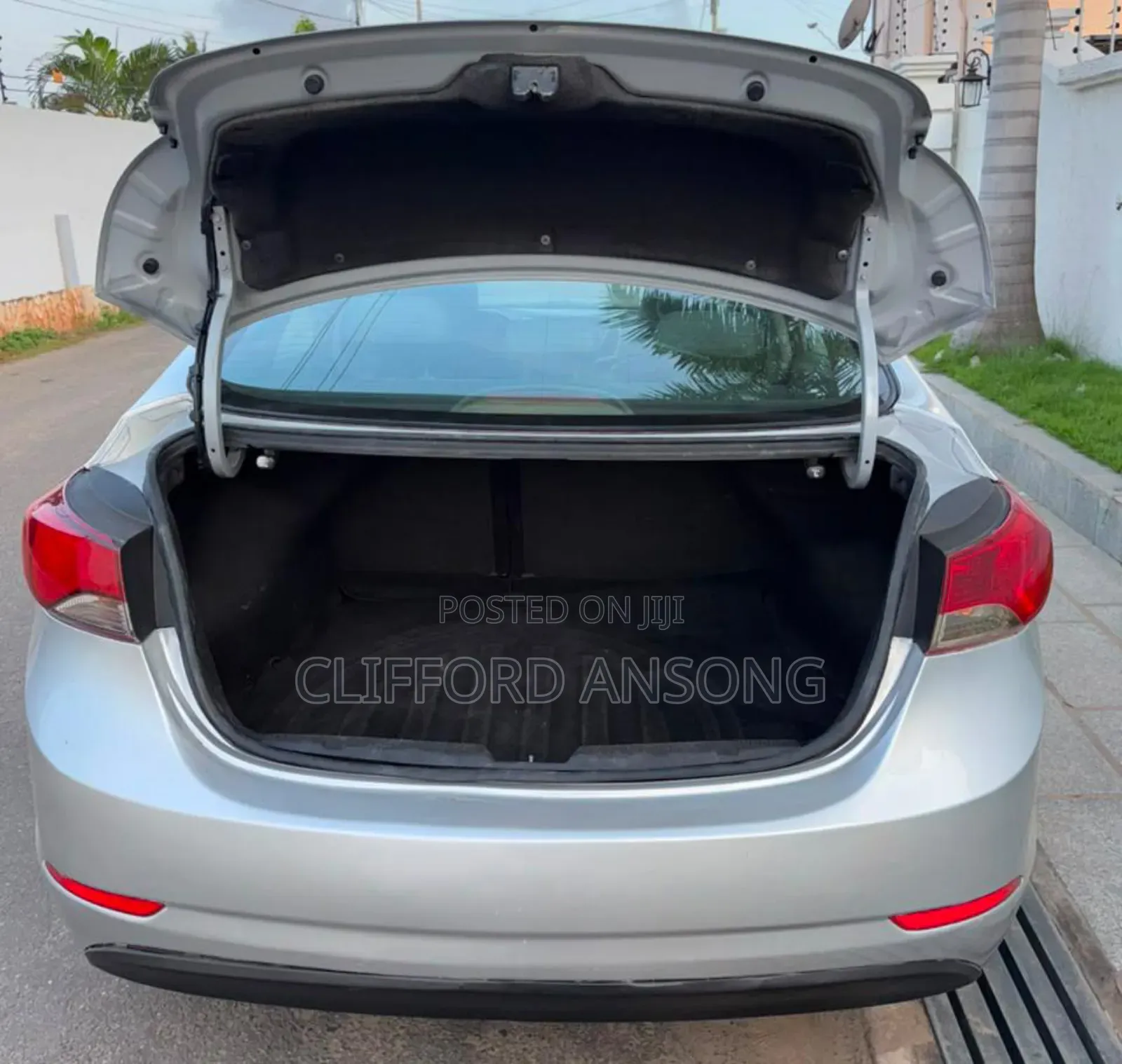 Hyundai Elantra Limited 4dr Sedan (1.8L 4cyl 6A) 2015 Silver
