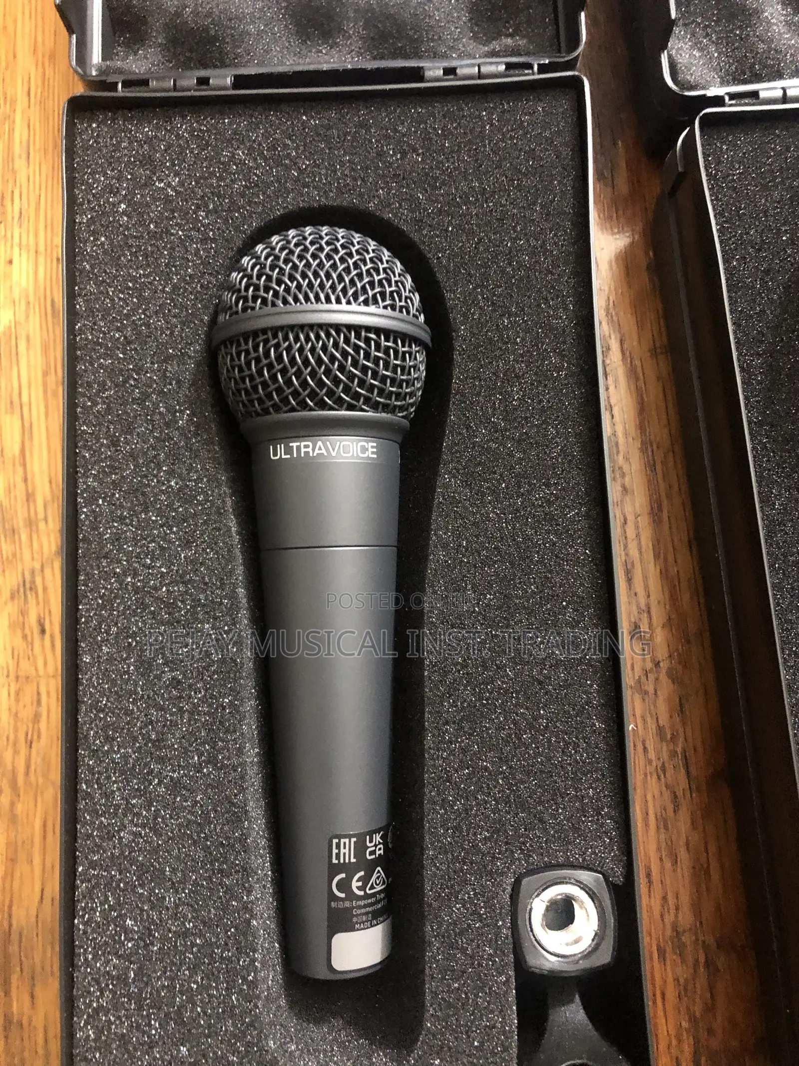 Behringer XM8500 Professional Microphone –