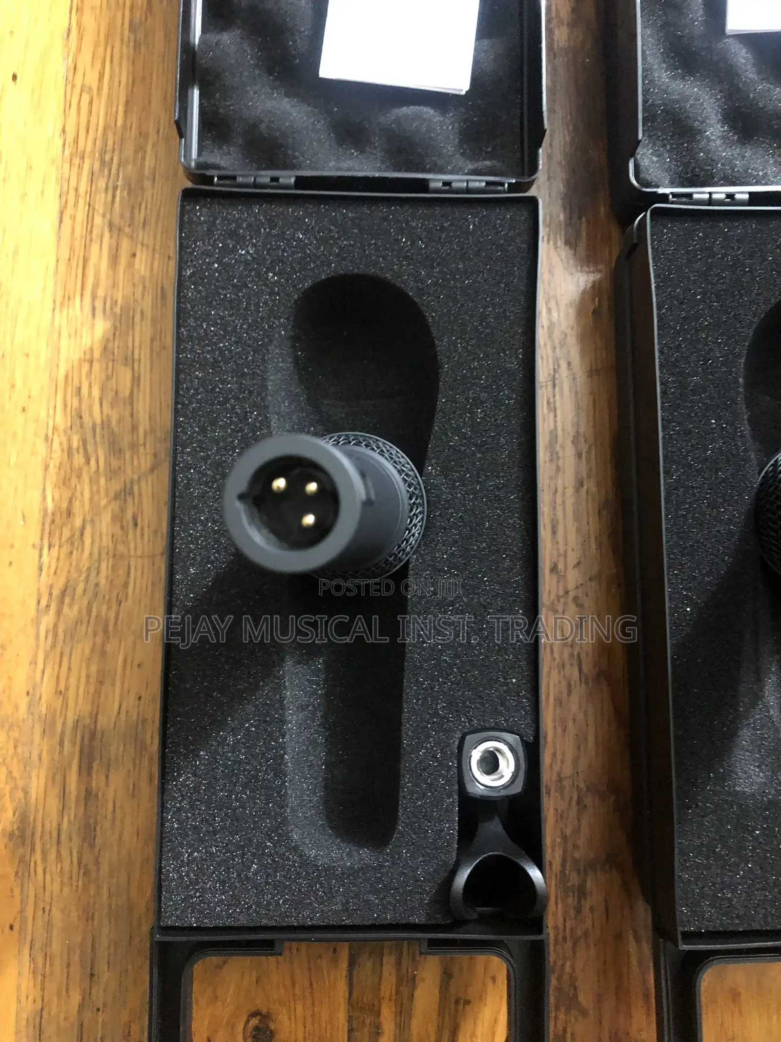 Behringer XM8500 Professional Microphone –