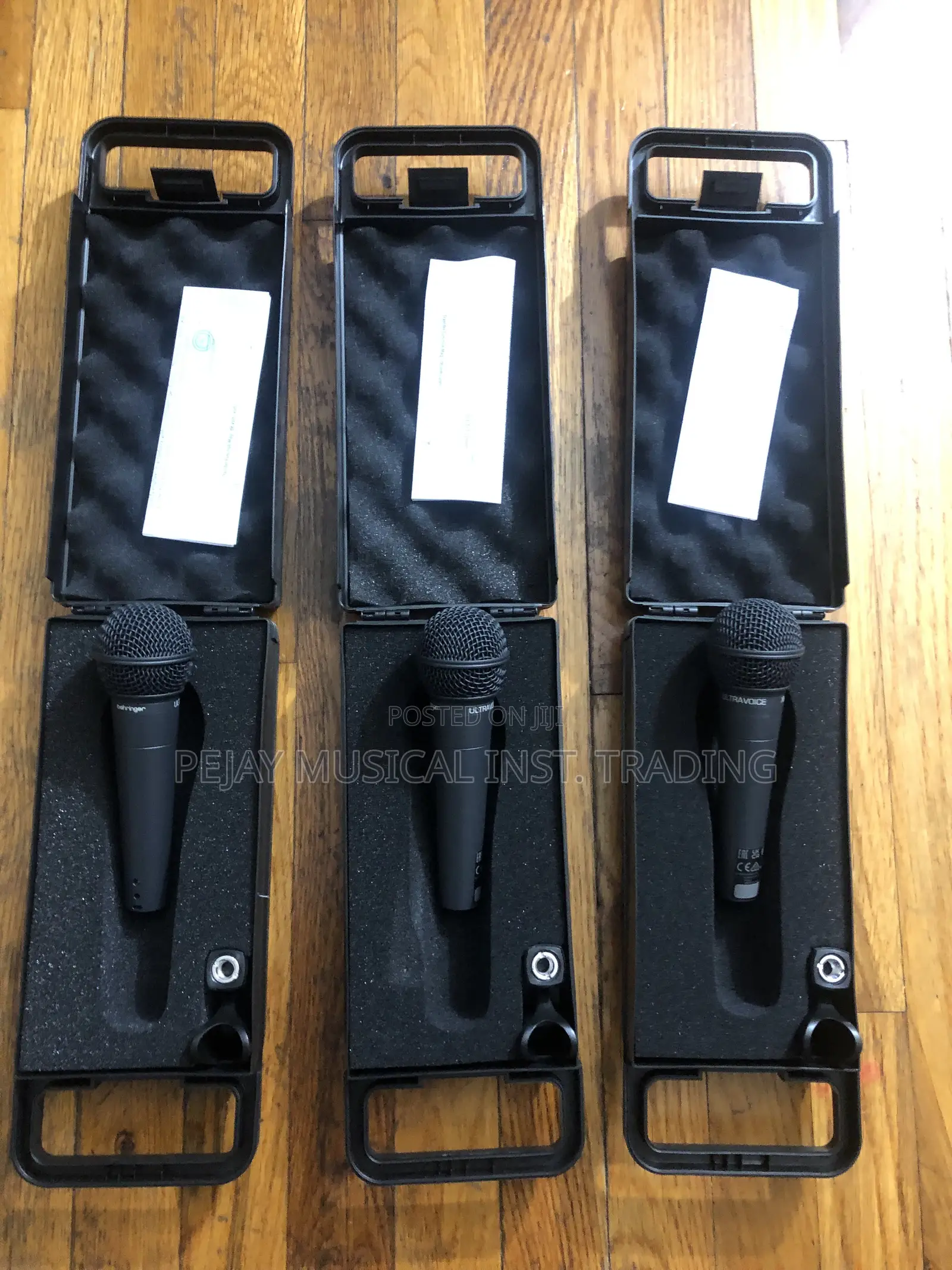 Behringer XM8500 Professional Microphone –