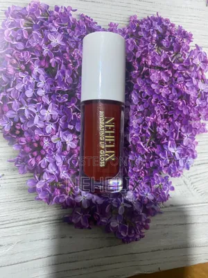 Nehelix Hydrating Lip Gloss