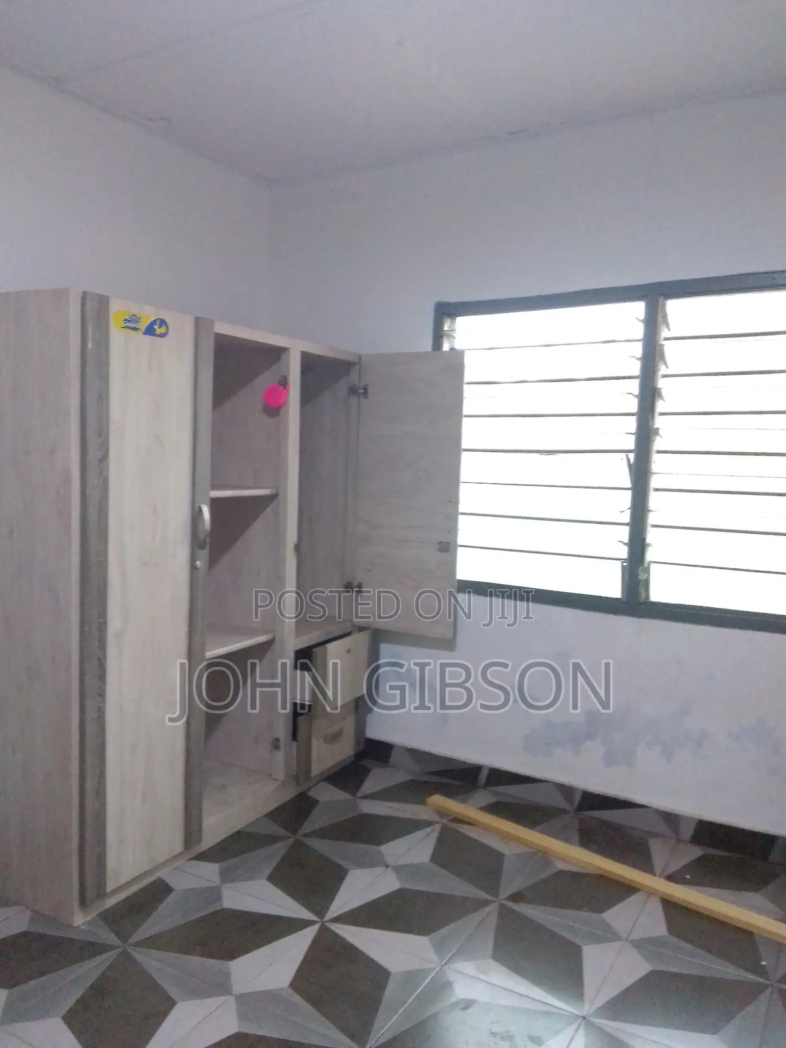 2bdrm Apartment in Hostel Rooms For, Estate for rent