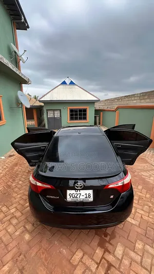 Toyota Corolla 2016 Black