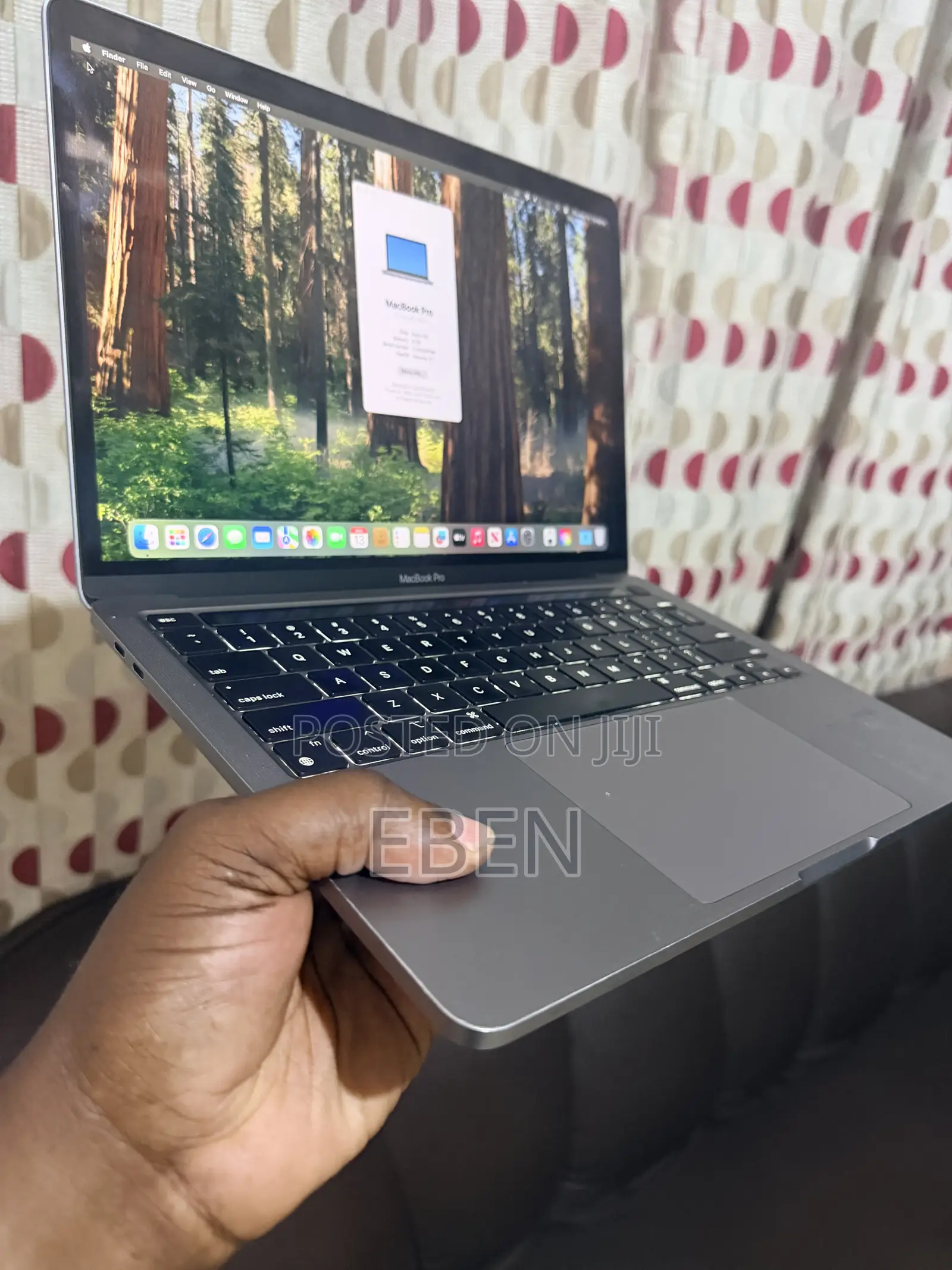 Laptop Apple MacBook Pro 2022 M2 8GB Apple M2 SSD 256GB