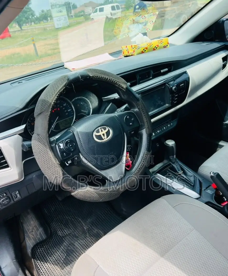 Toyota Corolla LE Eco 4dr Sedan (1.8L 4cyl CVT) 2016 Red