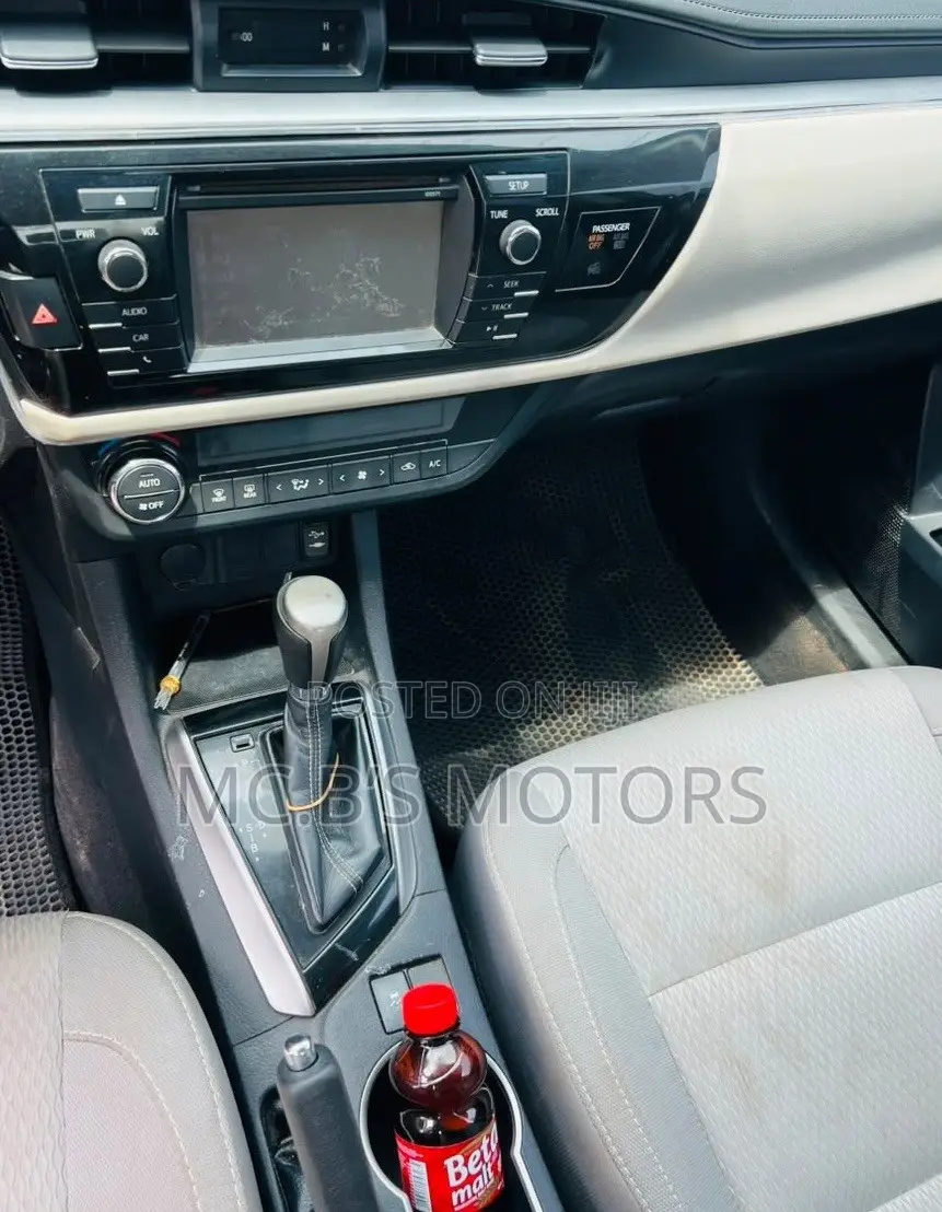 Toyota Corolla LE Eco 4dr Sedan (1.8L 4cyl CVT) 2016 Red