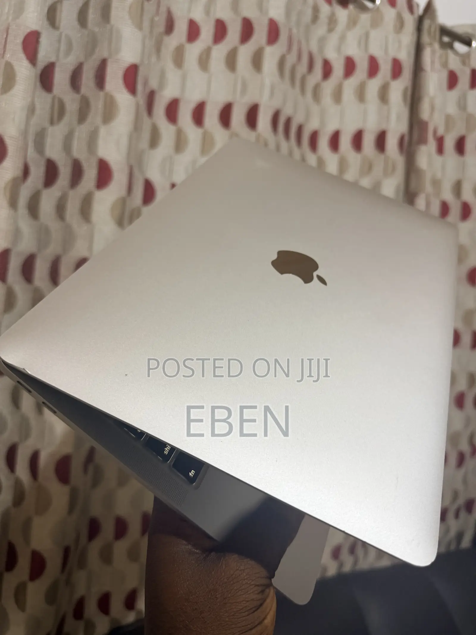 Laptop Apple MacBook Air 2020 8GB Intel Core i5 SSD 512GB