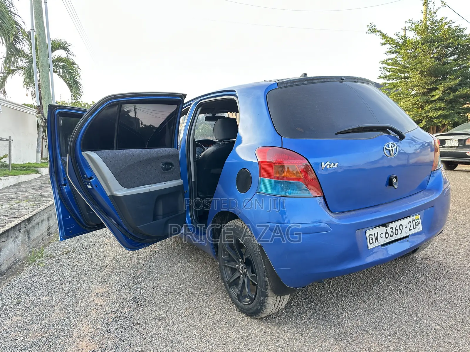 Toyota Vitz 1.3 AWD 3dr 2010 Blue