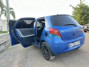 Toyota Vitz 1.3 AWD 3dr 2010 Blue