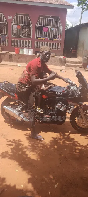 Yamaha FZ 2011 Red