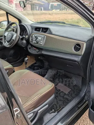 Toyota Vitz 2012 Black