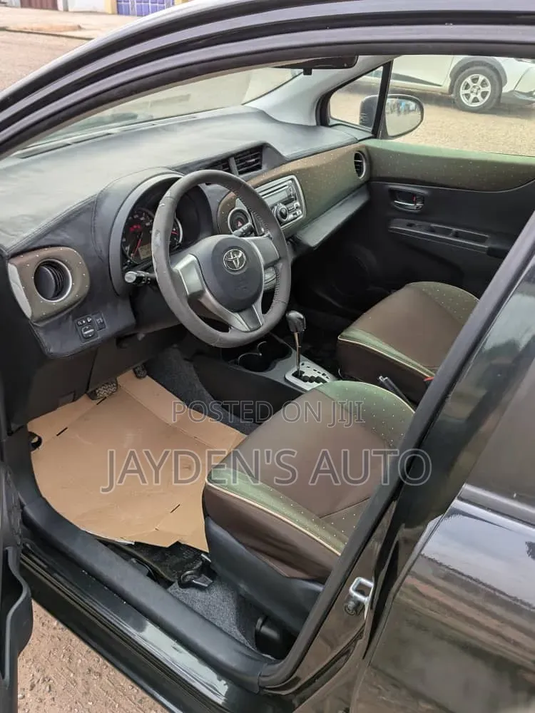 Toyota Vitz 2012 Black