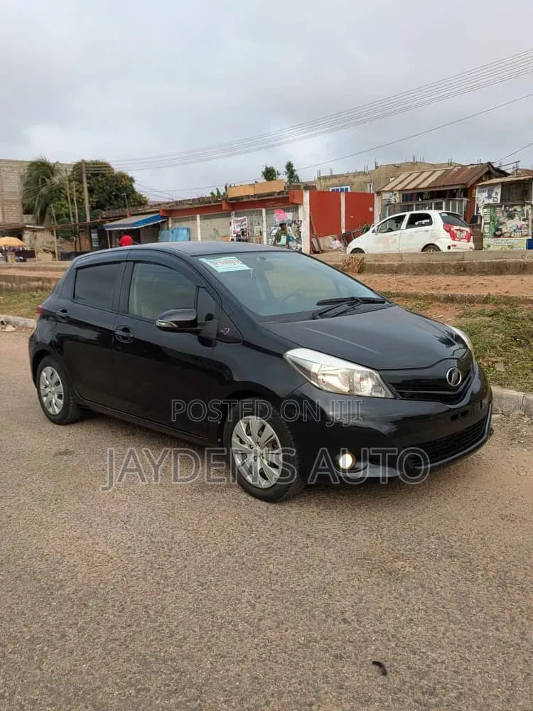 Toyota Vitz 2012 Black