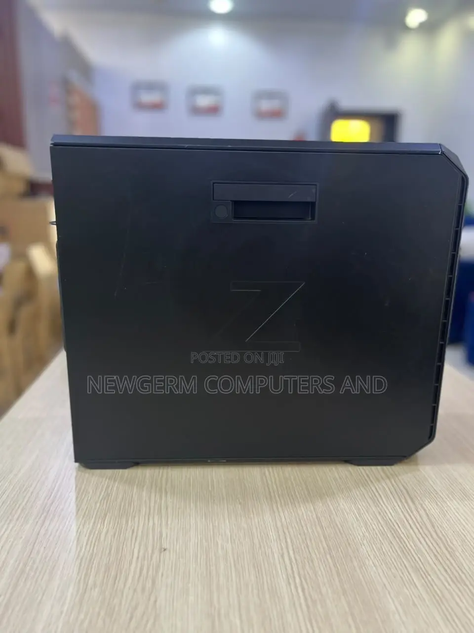 Server HP 32GB Intel Xeon HDD+SSD 256GB