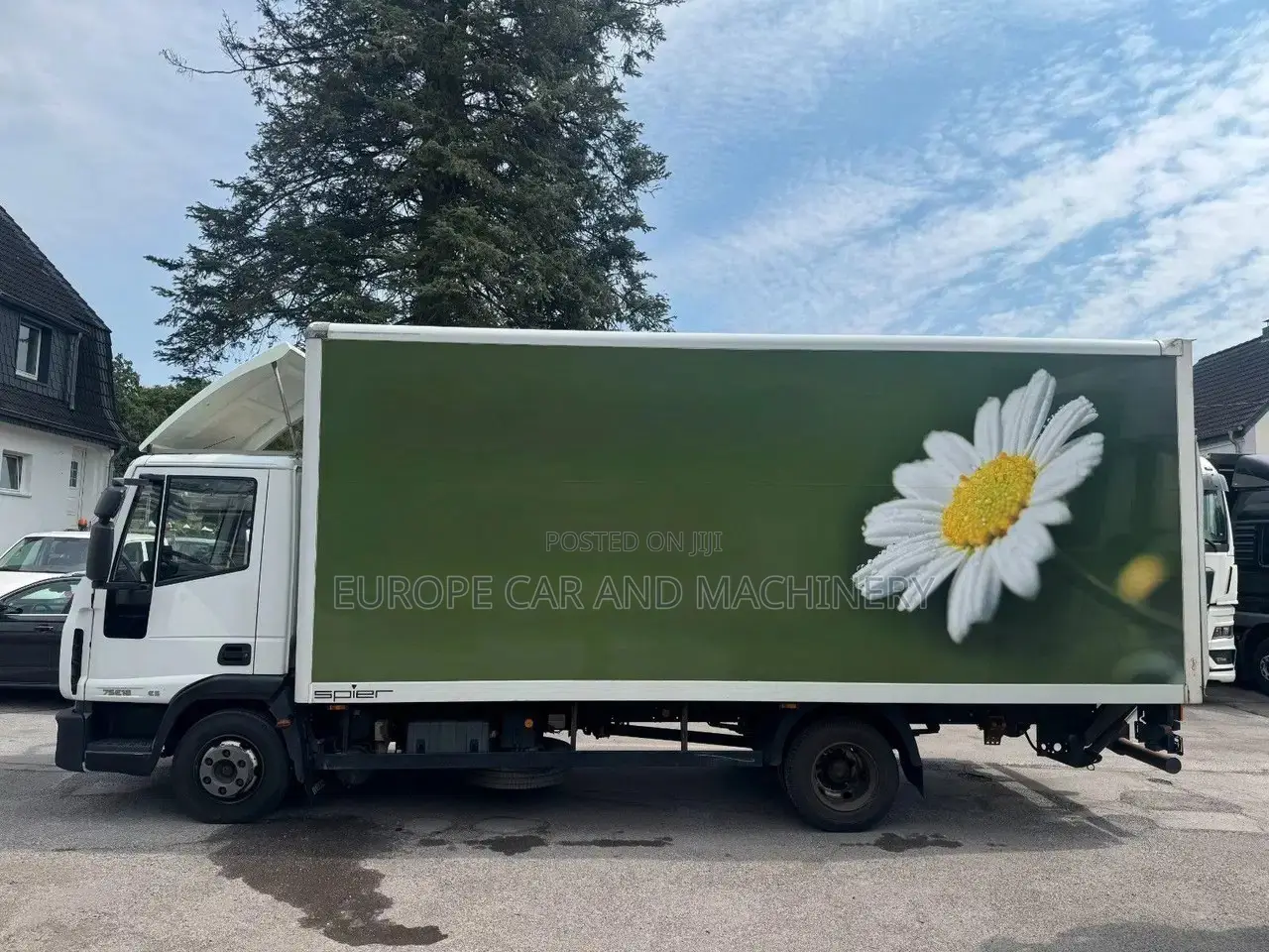 IVECO Box Truck 2011