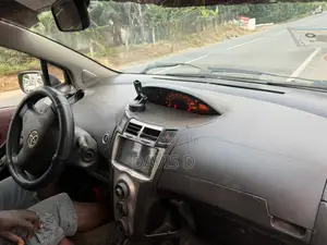 Toyota Vitz 2010 Green