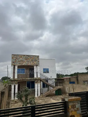 3bdrm Apartment in Obeyeyie, Amasaman for rent