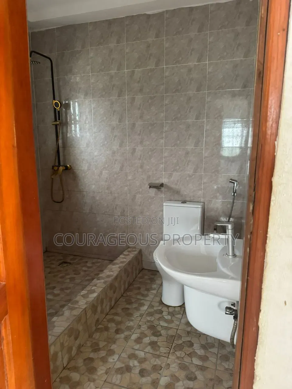 3bdrm Apartment in Obeyeyie, Amasaman for rent