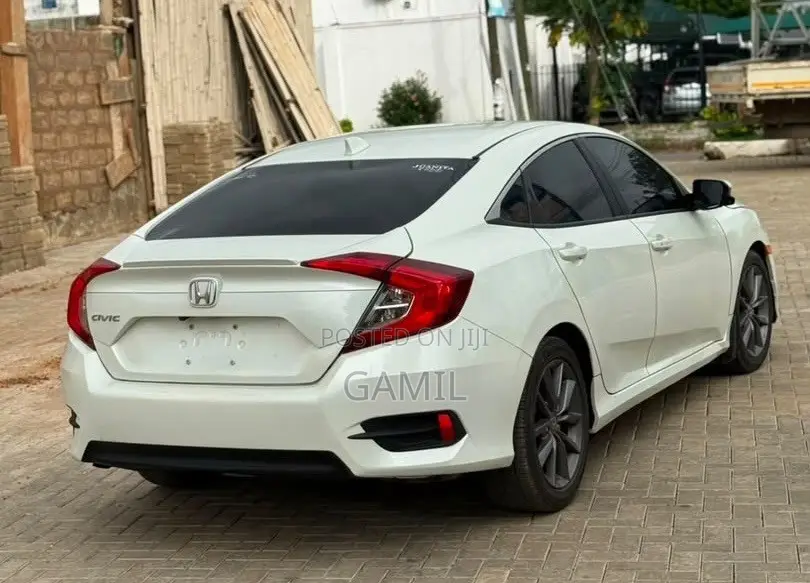 Honda Civic EX Sedan 2020 Off white