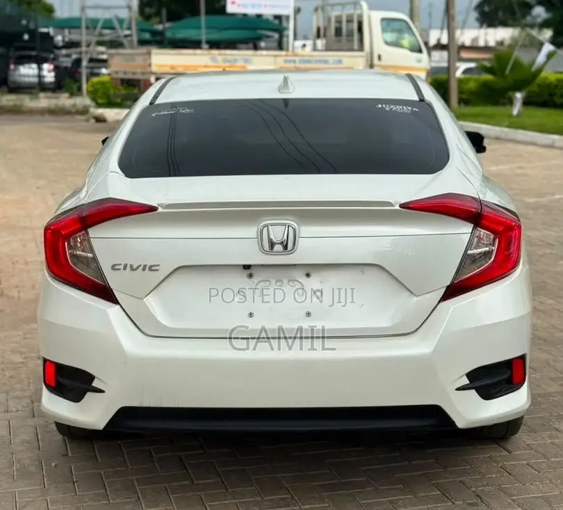 Honda Civic EX Sedan 2020 Off white